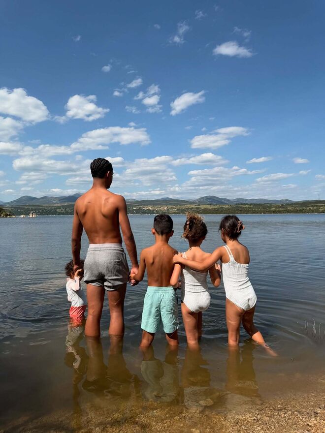 Estão a criar juntos as duas filhas em comum e os três filhos do craque