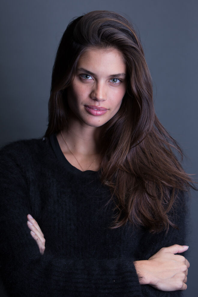Em 2015, teve um breve romance com Sara Sampaio