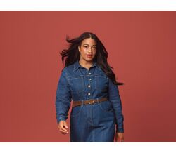 C&A lança coleção de ganga, looks modernos e acessíveis para todos os corpos