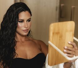 Carolina Loureiro prepara-se para a XXIX Gala dos Globos de Ouro no Palácio da Anunciada