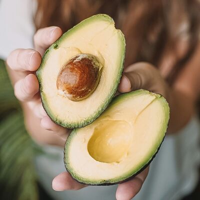 Como conservar os abacates frescos no frigorífico sem recorrer a plásticos?