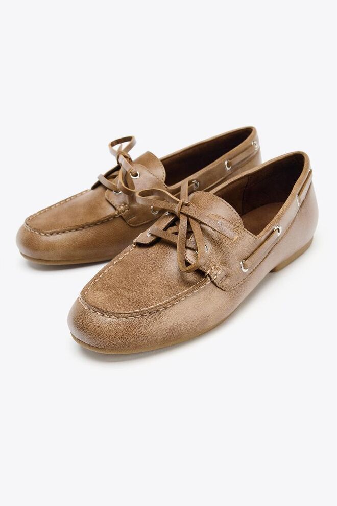 Sapatos, €35,95, Zara