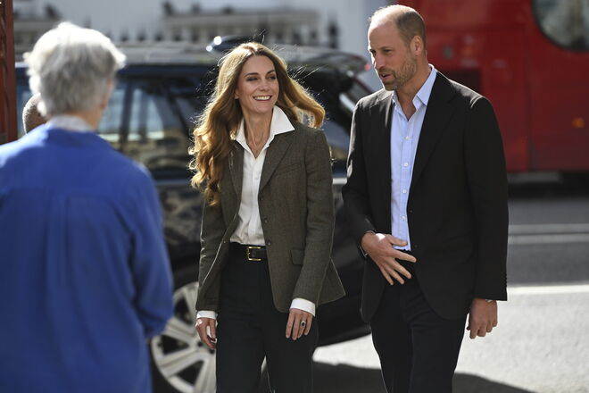 Príncipe William e Kate Middleton visitam o Museu de História Natural de Londres.