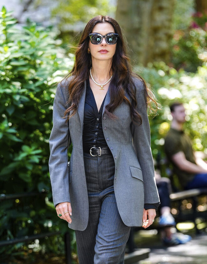 Anne Hathaway, 42 anos