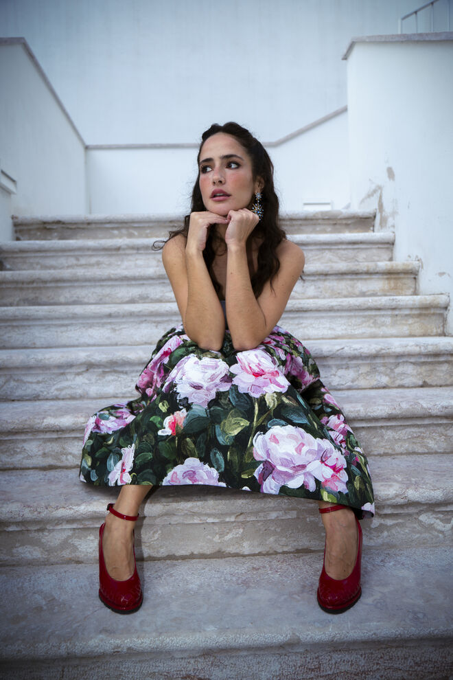 Vera Moura escolheu um vestido Oscar de la Renta para os Globos de Ouro