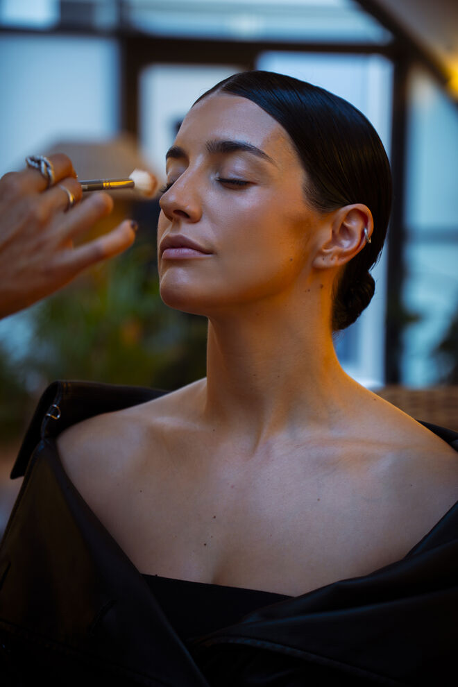 Bárbara Branco prepara-se para evento: look elegante e inspiração em Bella Freud