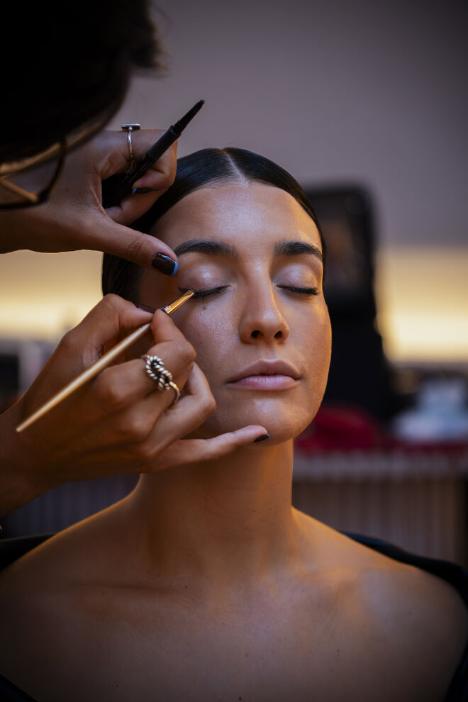 Bárbara Branco prepara-se para evento: look elegante e inspiração em Bella Freud