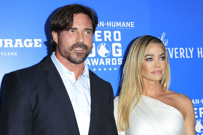 Aaron Phypers e Denise Richards divorciaram-se. Estiveram seis anos casados