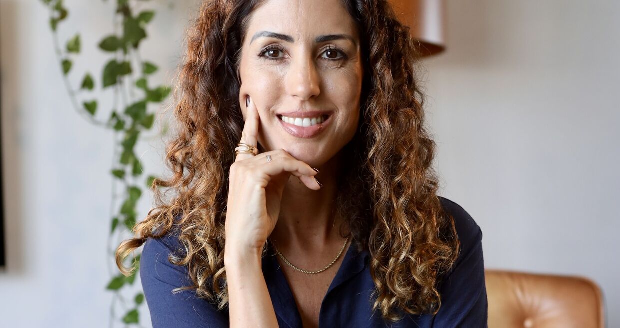 Vânia Castanheira lança livro sobre a ligação entre emoções e doenças, com esperança na cura integral