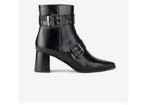 Botim preto com fivelas da nova coleção outono/inverno da Seaside