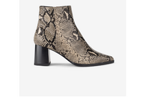 Botim com padrão de pele de cobra da nova coleção Seaside outono/inverno