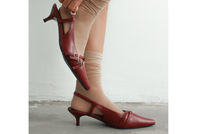 Nova coleção Seaside outono/inverno 2025: sapatos para a mulher moderna.
