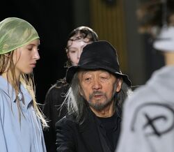 Yohji Yamamoto lamenta o caminho ganancioso da moda atual