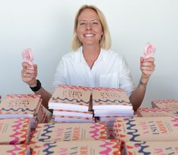 Mikaela Övén lança "A Mãe Está a Arder", sobre desafios da meia-idade e menopausa