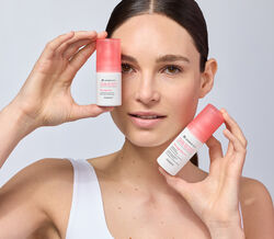 Pele calma com Skin Resist Sensage Eye: contorno de olhos para peles sensíveis.
