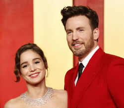 Chris Evans e Alba Batista 