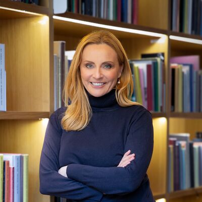 A autora e especialista defende ensino da tolerância e empatia nas escolas dinamarquesas para sociedade mais feliz