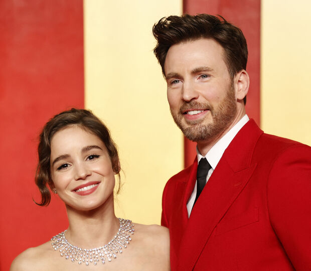 Chris Evans e Alba Batista 