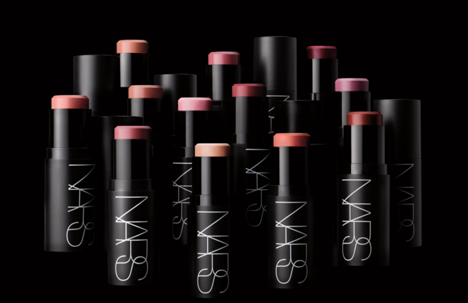 Nars reformula stick The Multiple para pálpebras, rosto e lábios, com cores novas e acabamento duradouro
