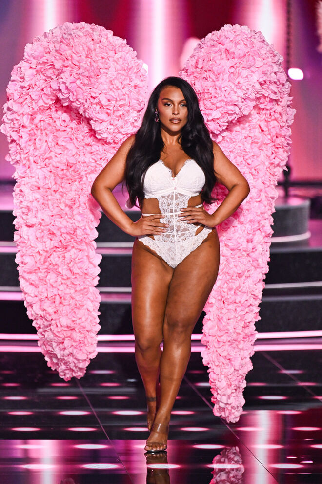 Desfile Victoria's Secret regressa com modelos e lingeries em Nova Iorque