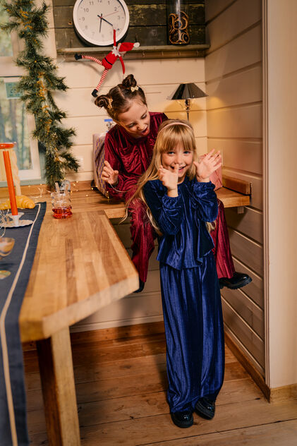 Kiabi celebra o Natal com looks festivos e glamour, unindo estilo e conforto