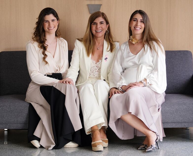 Beatriz Rubio com as filhas, Patrícia e Marta