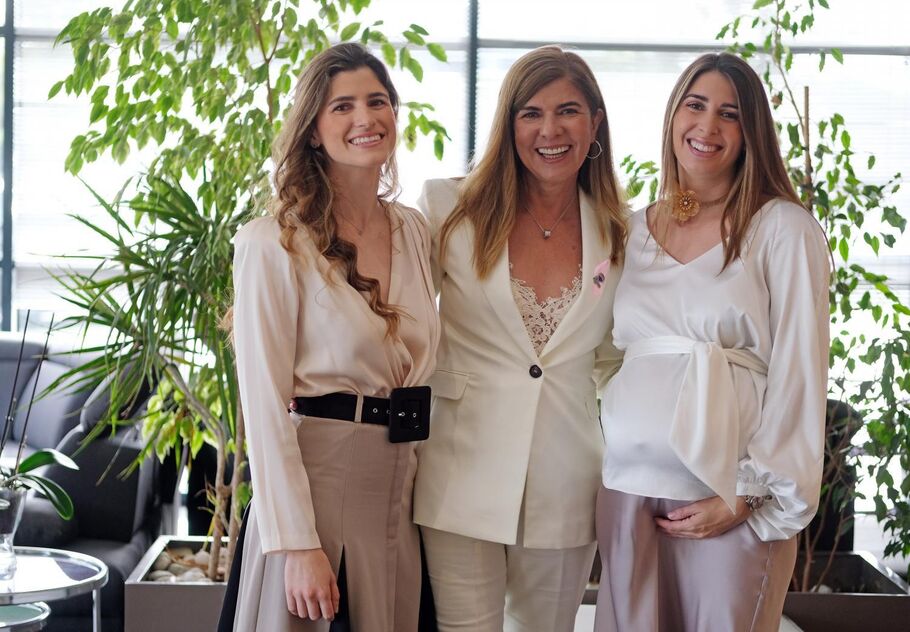 Beatriz Rubio com as filhas, Patrícia e Marta