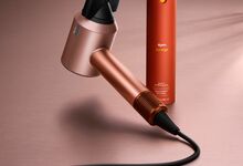 Dyson lança edição Amber Silk para cuidado capilar com tons borgonha e cobre