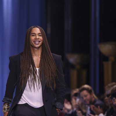 Olivier Rousteing sai da Balmain após 16 anos, marcando o fim de uma era na moda