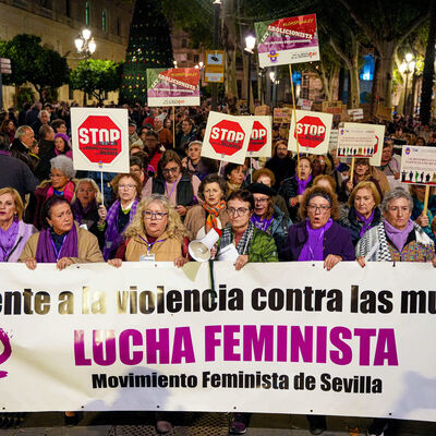 Mulheres manifestam-se em Sevilha, no contexto do dia 25 de Novembro (2023)