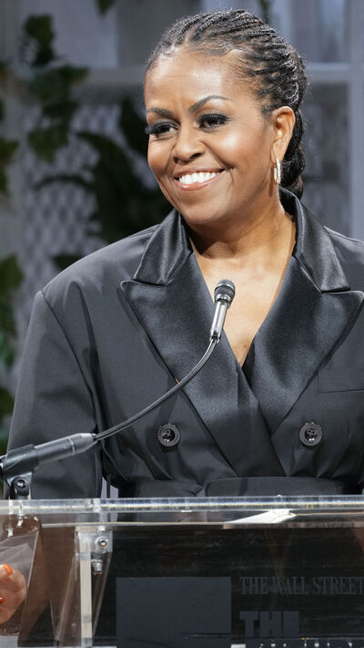 Michelle Obama fala sobre moda e poder num novo livro, "The Look"