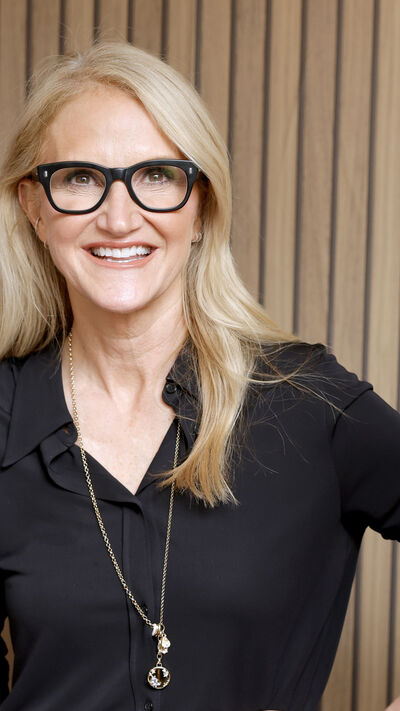 Mel Robbins partilha truque para interromper quem interrompe, no trabalho ou família