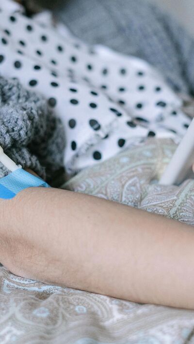 O "mini AVC" causa dores de cabeça fortes, dor e dormência no braço esquerdo, entre outros sintomas