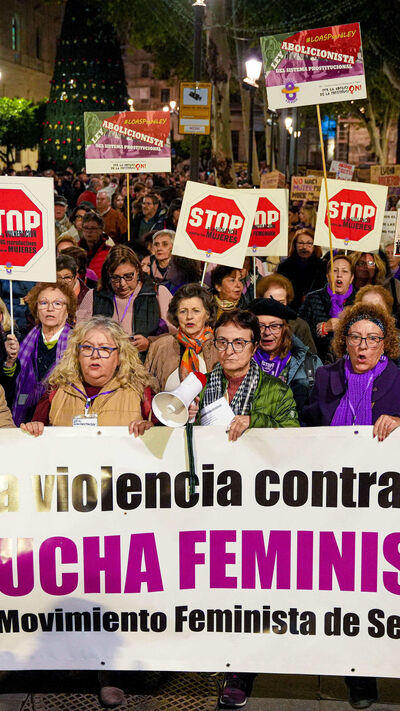 Mulheres manifestam-se em Sevilha, no contexto do dia 25 de Novembro (2023)