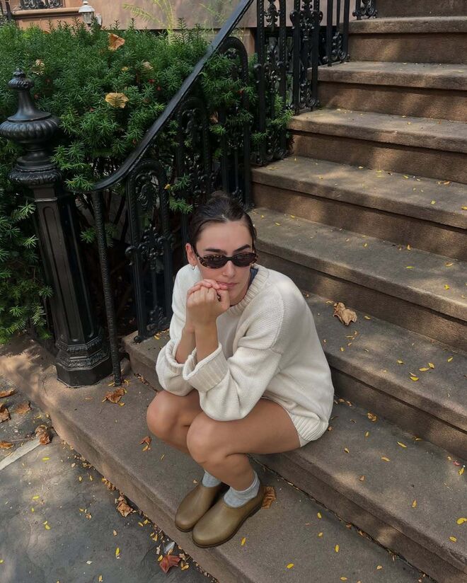 Rubber clogs: calçado funcional e irreverente que conquistou as ruas e as it girls