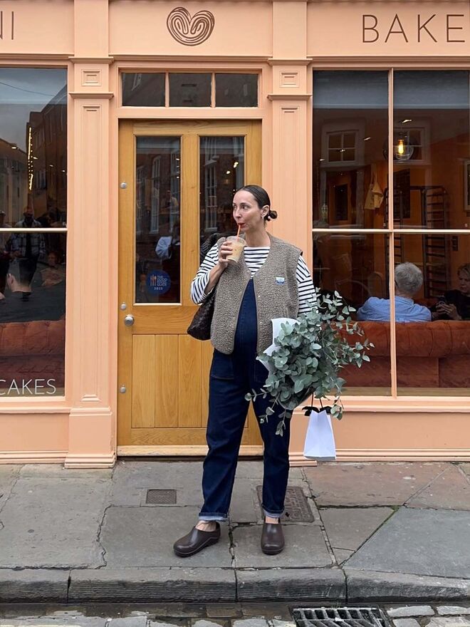 Rubber clogs: calçado funcional e irreverente que conquistou as ruas e as it girls