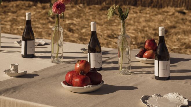 o rótulo do novo vinho branco da Herdade da Malhadinha é desenhado por Eva Claessens