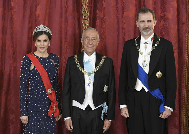 Rainha Letizia e Rei Felipe VI num jantar de Estado em Espanha