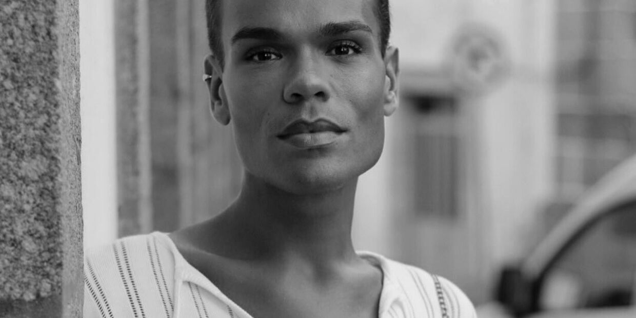 Zé Lopes aborda o bodyshaming e padrões estéticos em entrevista.
