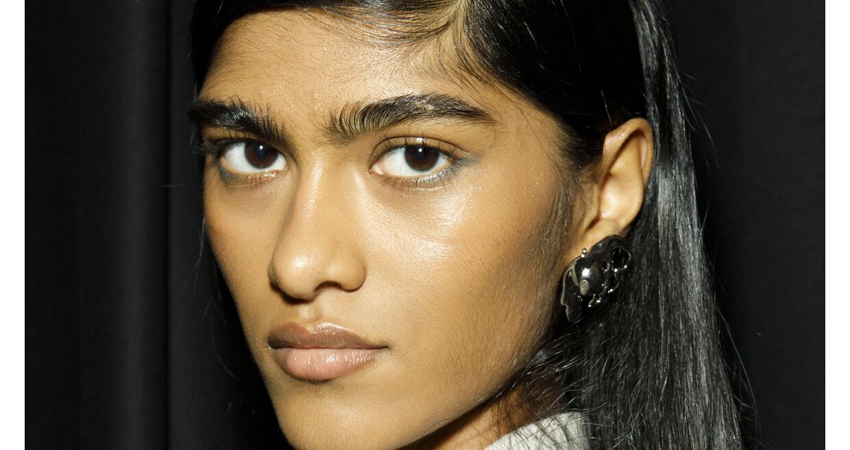 Phyto 7 Elixir, óleo capilar, revitaliza os fios, conferindo brilho sem peso, replicando resultados de salão