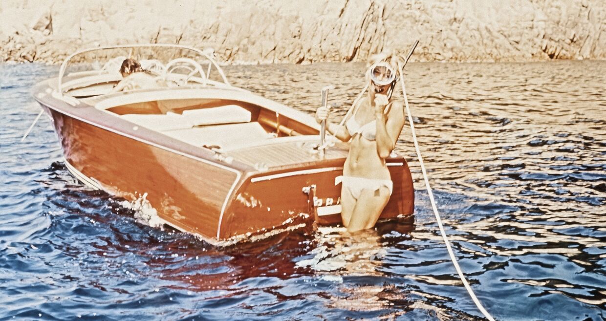 Brigitte Bardot fotografada por Jicky Dussart surge espontânea e luminosa num novo livro