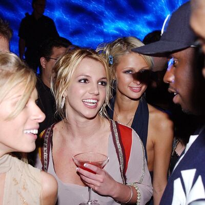 Nos anos 2000 havia um bombardeamento de notícias sobre mulheres que pareciam estar a falhar na vida e na sua relação com a fama. Britney Spears foi um dos maiores alvos.