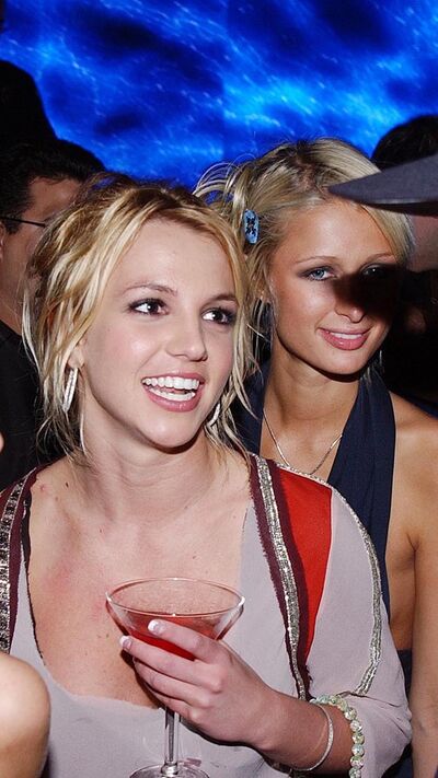 Nos anos 2000 havia um bombardeamento de notícias sobre mulheres que pareciam estar a falhar na vida e na sua relação com a fama. Britney Spears foi um dos maiores alvos.