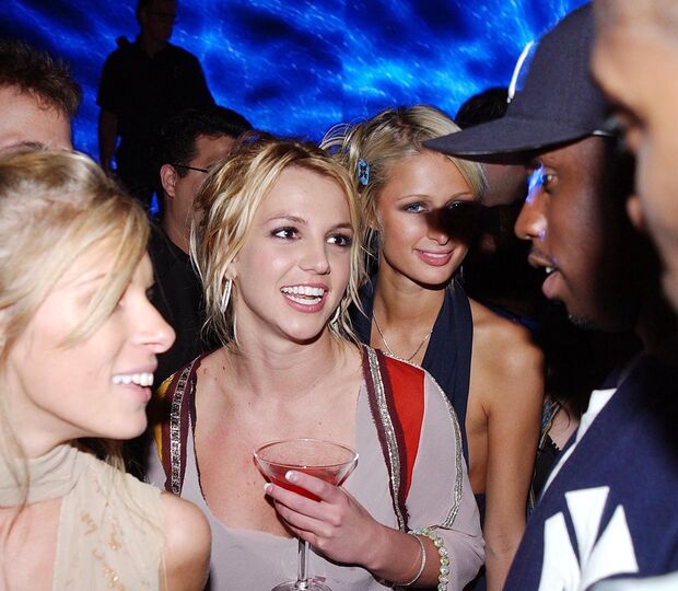 Nos anos 2000 havia um bombardeamento de notícias sobre mulheres que pareciam estar a falhar na vida e na sua relação com a fama. Britney Spears foi um dos maiores alvos.