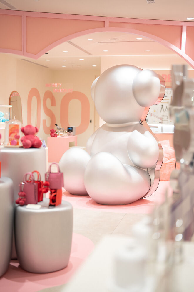 Luisinha Oliveira na festa dos 40 anos do urso da Tous