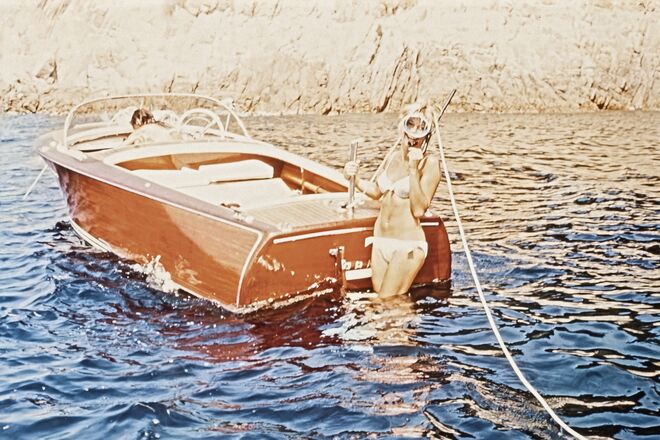 Brigitte Bardot fotografada por Jicky Dussart surge espontânea e luminosa num novo livro