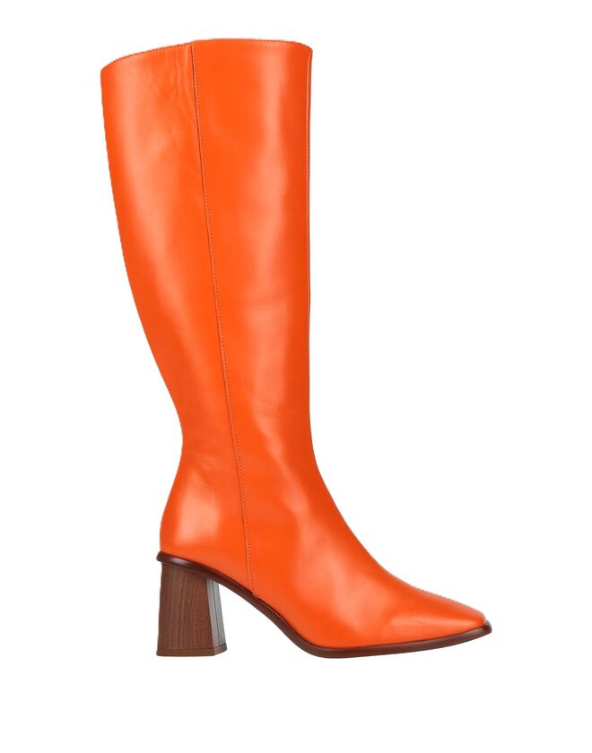 Botas, €340, Alohas