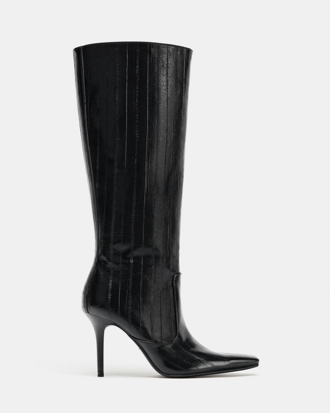 Botas salto gravado, €29,99 (antes €59,95) na Zara.