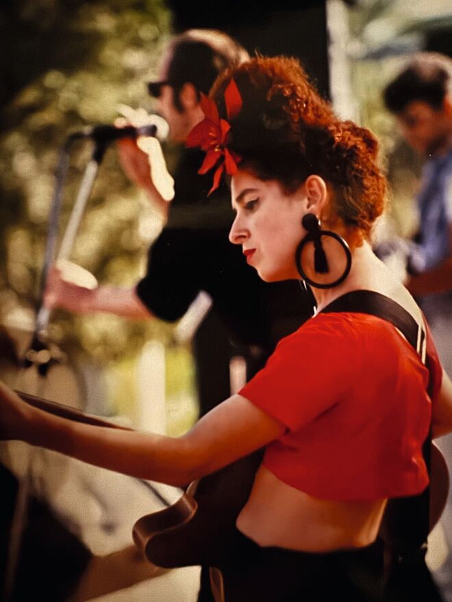 Nazaré Pinela, pioneira do vintage e body piercer em Lisboa, recorda o impacto das suas escolhas