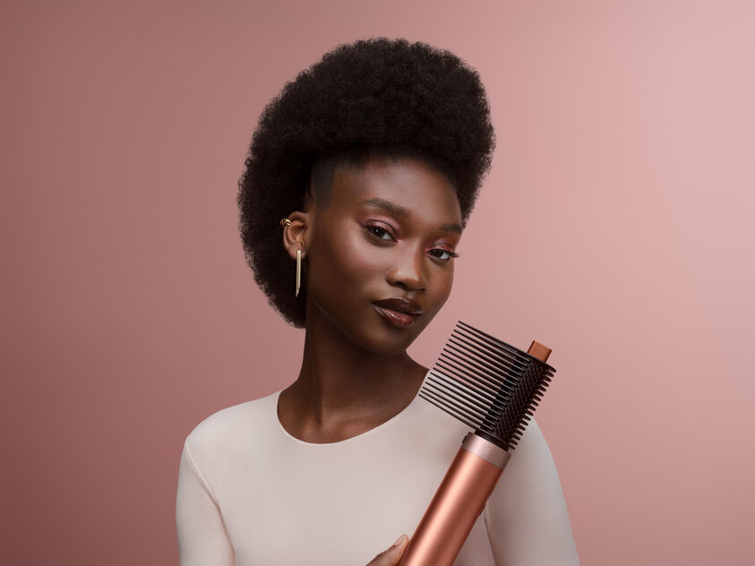 Inspirações para visuais com elegância e um toque especial nos penteados para a quadra festiva